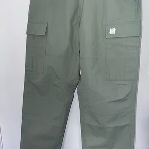 Undefeated tech cargo pants